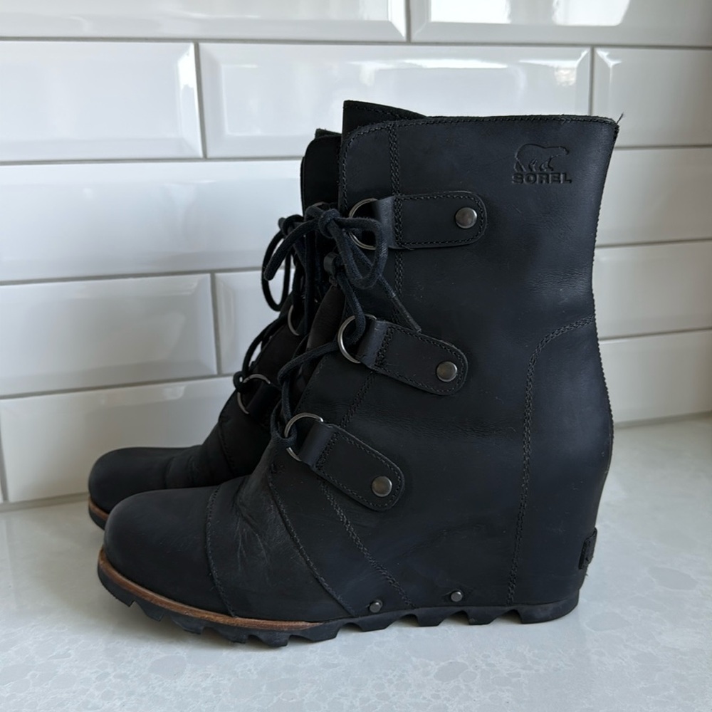 Sorel Lace Up Joan Wedge